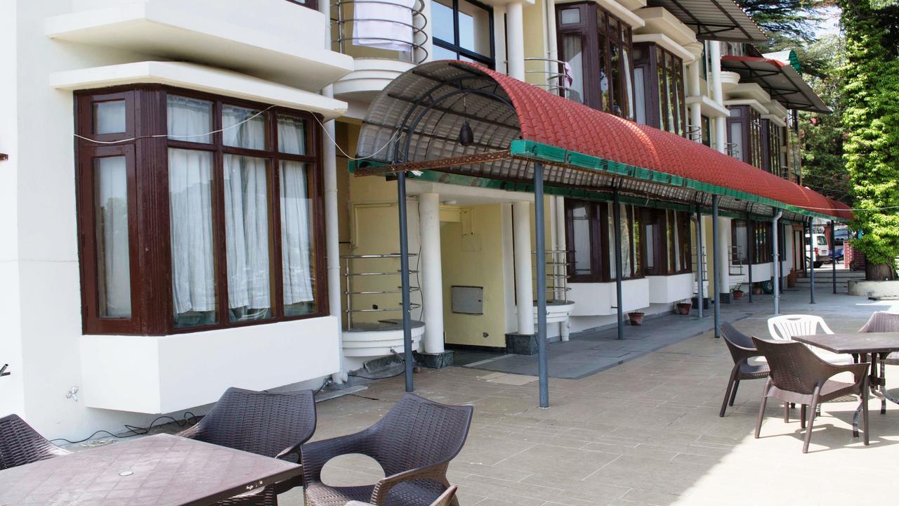 Oyo 19024 Majestic Oak Bush Hotel Mussoorie Exterior photo