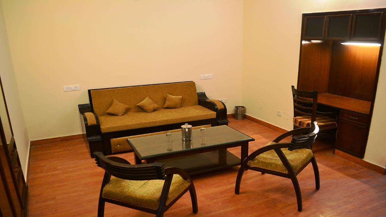 Oyo 19024 Majestic Oak Bush Hotel Mussoorie Exterior photo